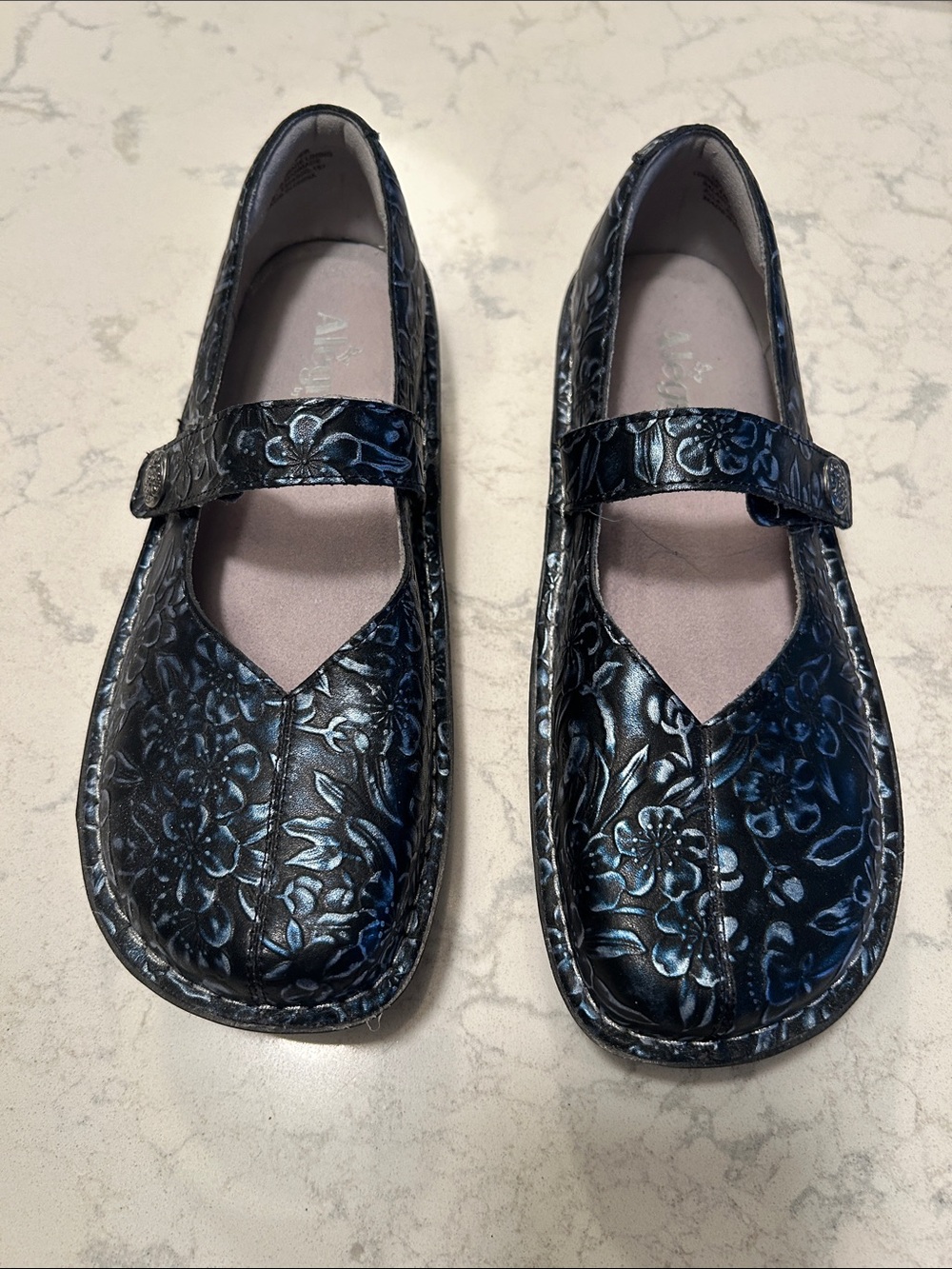 Alegria Paloma - Women's Floral Embossed Mary Jane Shoes - Blue Black NWOT